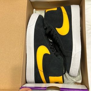 Nike SB blazer mid